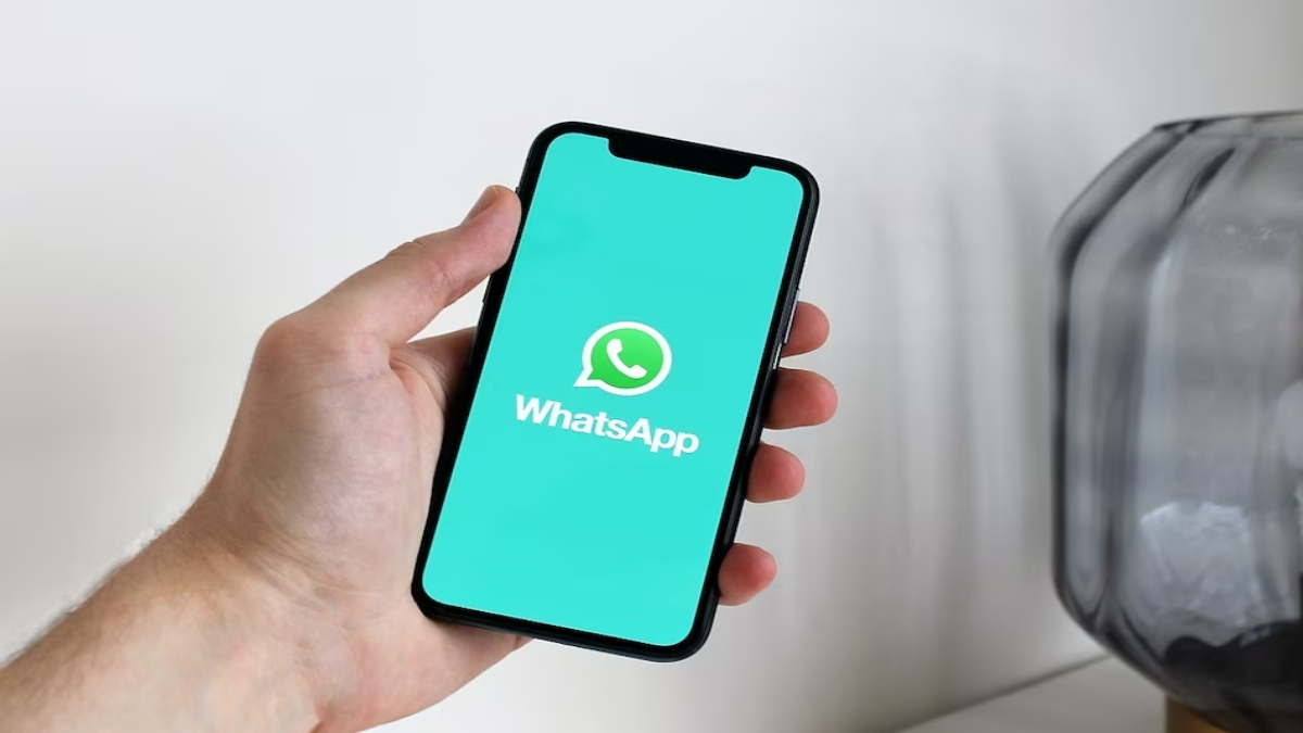 WhatsApp launched a feature that allows users to view photos and videos on Desktop Apps and Web in a single glance: Report !