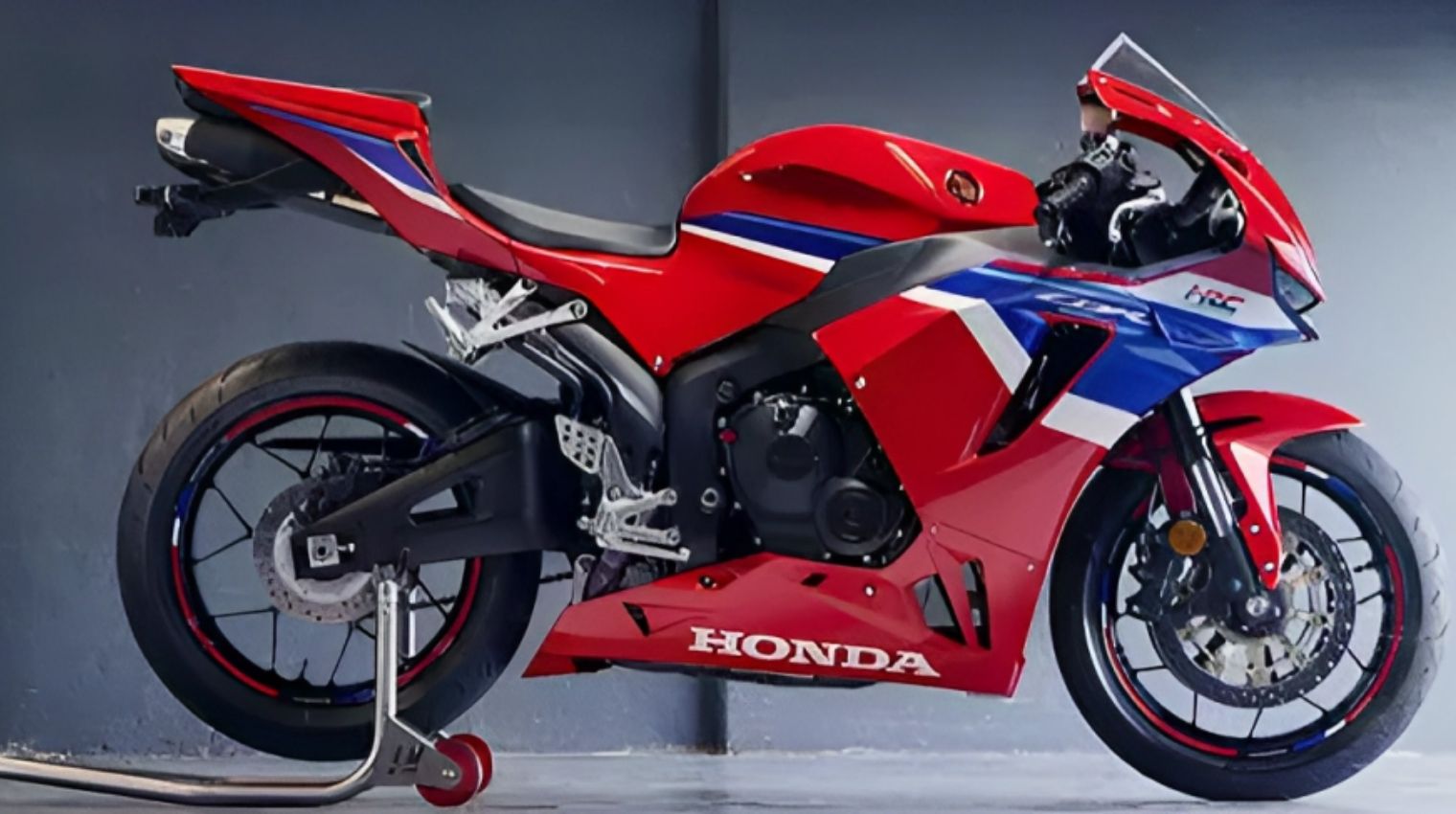 “2024 Honda CBR600RR” Hits European Roads with Thrilling Launch !