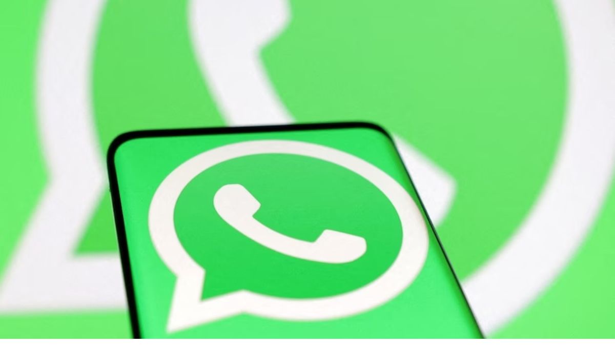 WhatsApp may soon introduce a feature that allows users to simultaneously listen to video and music audio during video calls.