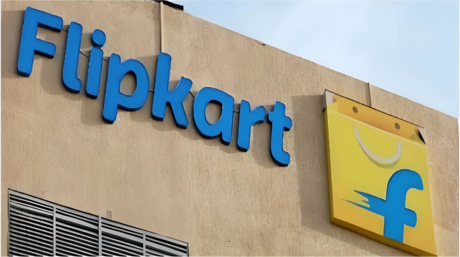 “Unexpected Exchange:-Flipkart Sends Surprising Item in Return for Rs. 67 Thousand Mobile, Leaving Young Man Stunned”