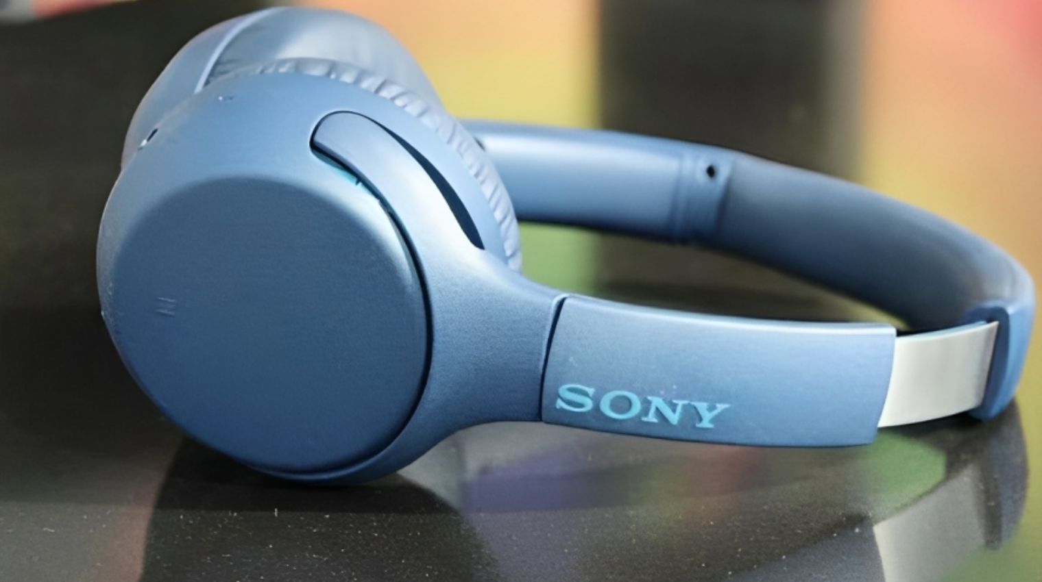 “Amazon Blunder: Toothpaste Instead of Rs 19,990 Sony Headphones, Frustrated Customer Shares Ordeal”