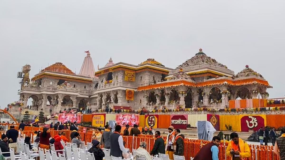 PM Modi arrives in Ayodhya for the Pran Pratistha ceremony, Stay connected for more updates on the event !