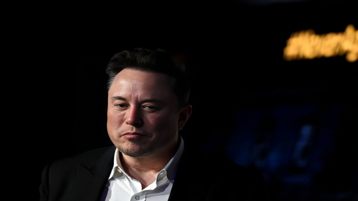 “Neural Revolution: Elon Musk Announces Successful Implantation of First Brain Chip”