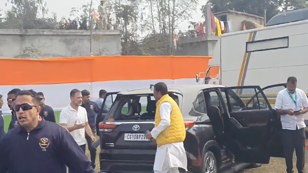 “Rahul Gandhi’s Car Attacked: Windscreen Smashed During Bengal Yatra”