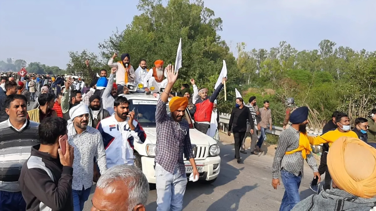 Farmers Protest Update: Multiple gates at eight stations of the Delhi Metro have been closed due to the ongoing Protest