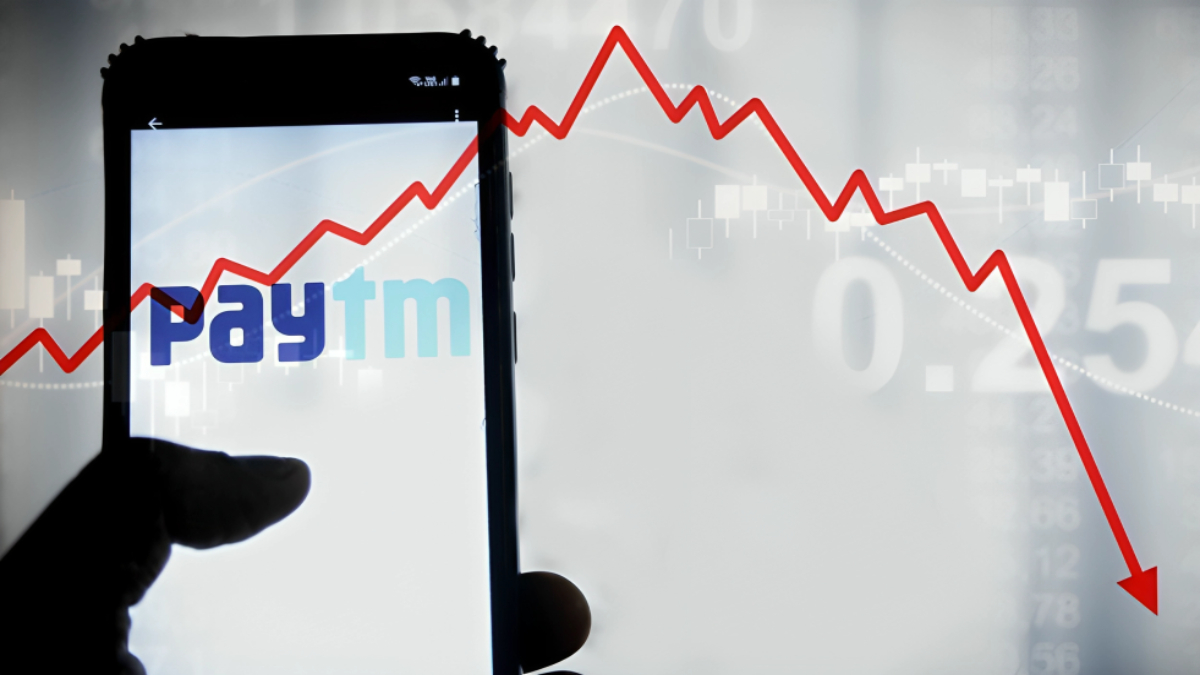 Paytm’s shares experience a decline following the regulatory action taken by the RBI  against the payments bank !
