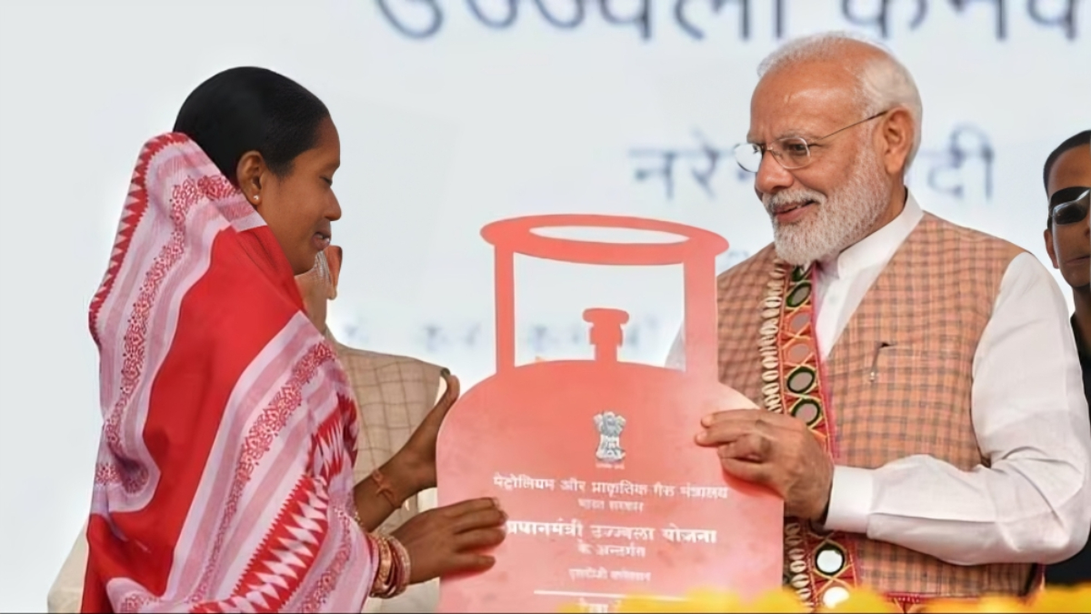 “Modi Government Unveils Election Bonanza: 4% DA Hike and Continued Rs 300 LPG Cylinder Subsidy”