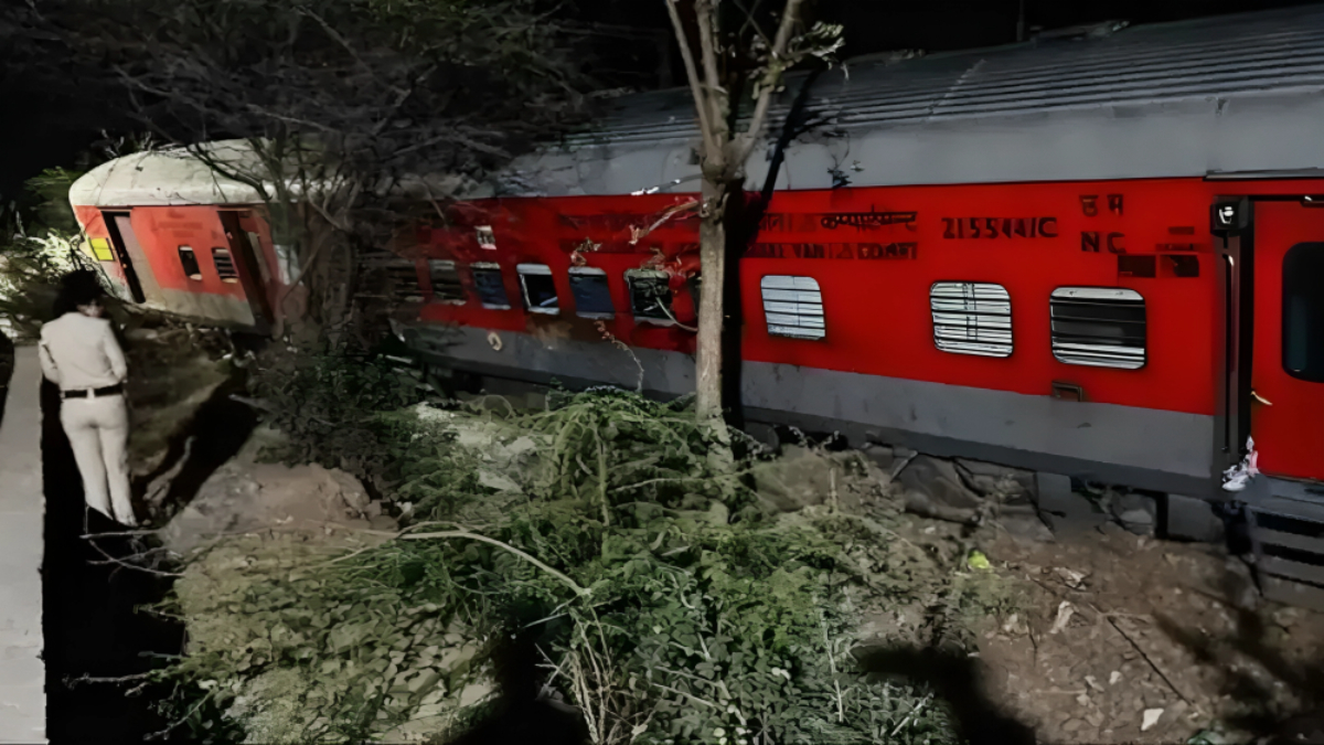 “Disaster on the Tracks: Superfast Passenger Train Derails in Collision with Goods Train Near Ajmer”