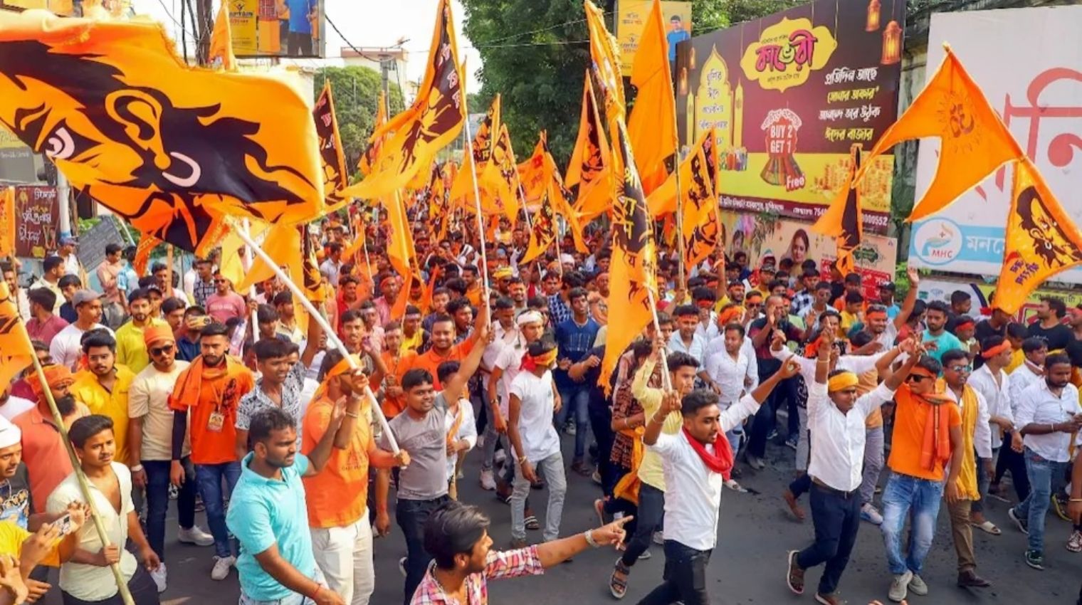 “Controversy Erupts: Bengal Bans Large Gatherings, BJP Demands NIA Probe Post Ram Navami Clashes”