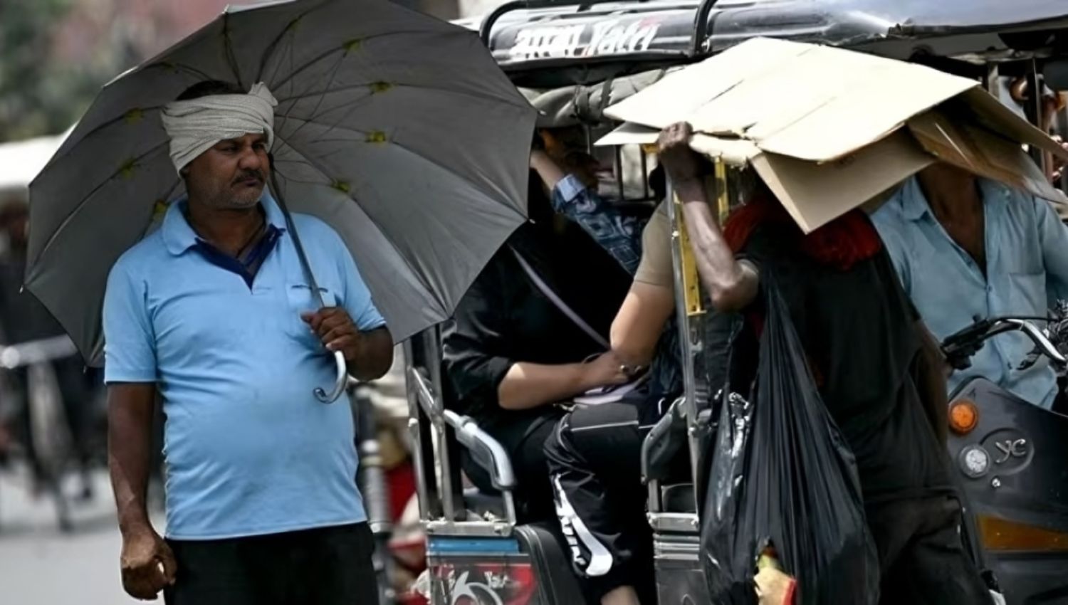 “Delhi Sizzles at 47.4°C, IMD Issues Heatwave Alerts; Heavy Rains Predicted for Kerala”