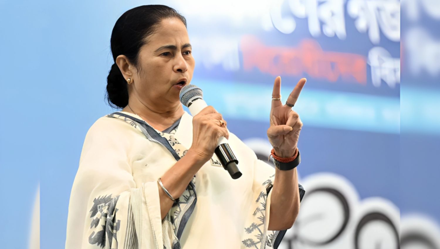 Mamata Banerjee moderates her comments regarding Ramakrishna Mission.