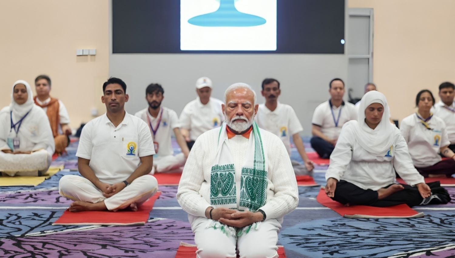 World leaders gathered to discuss the advantages of yoga alongside me: Pm Modi at the Srinagar event !