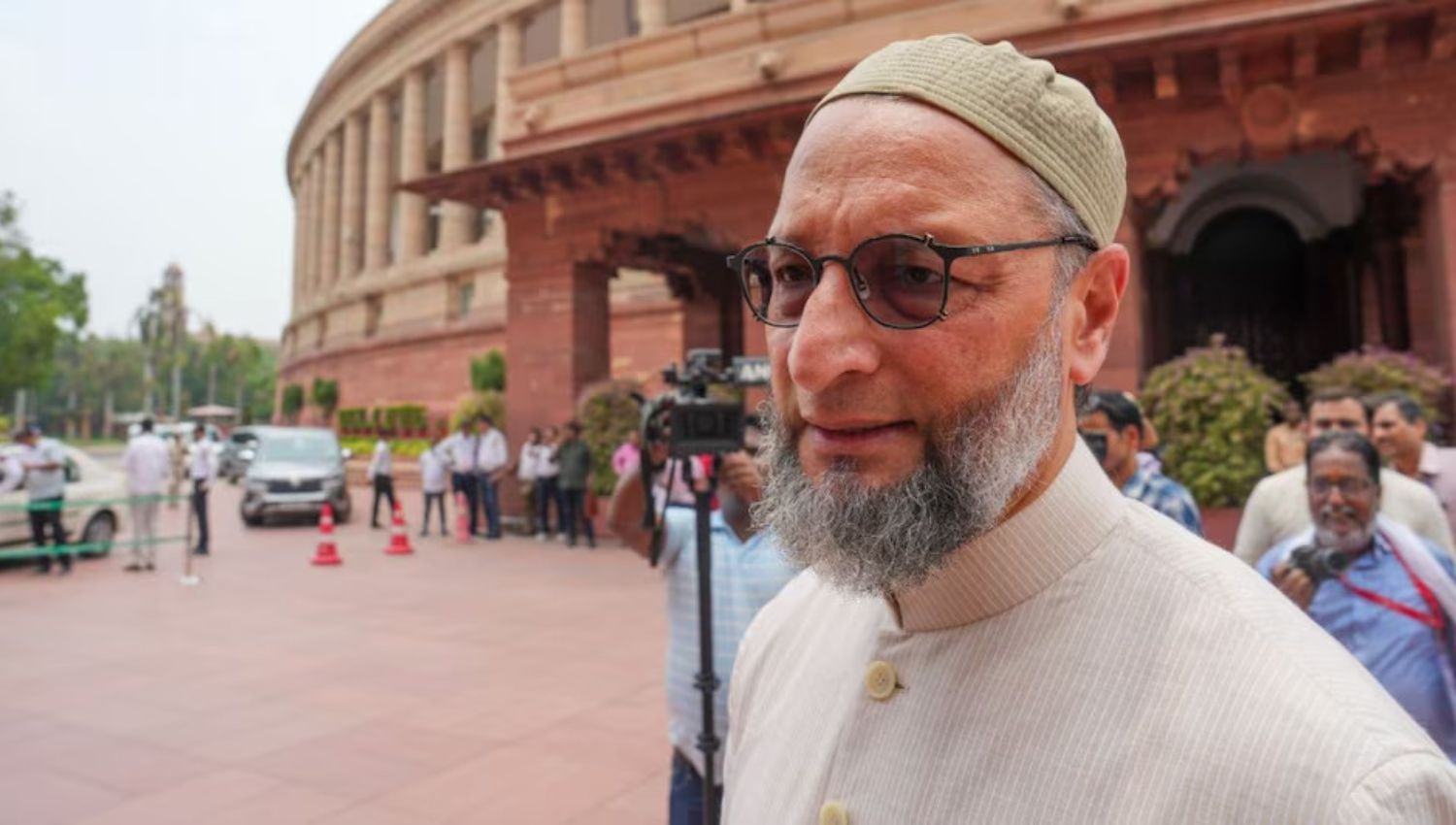 “Calls to Bar Owaisi Permanently: AIMIM Chief Criticized for ‘Jai Palestine’ Statement in Lok Sabha”