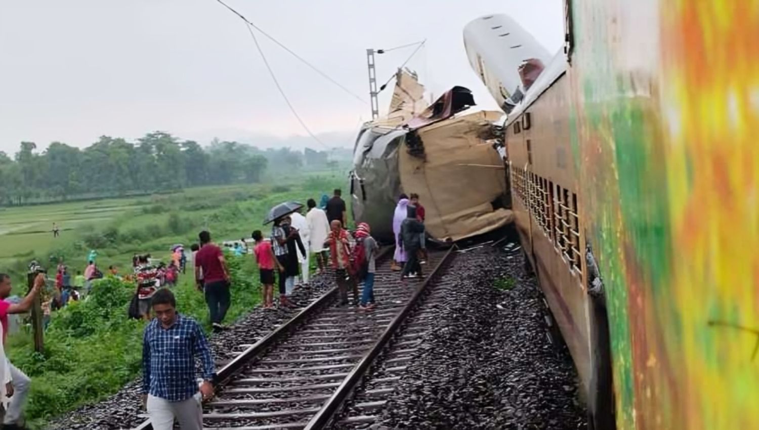 “Tragedy Strikes: Goods Train Collides with Kanchanjungha Express Near New Jalpaiguri, Multiple Casualties Feared”