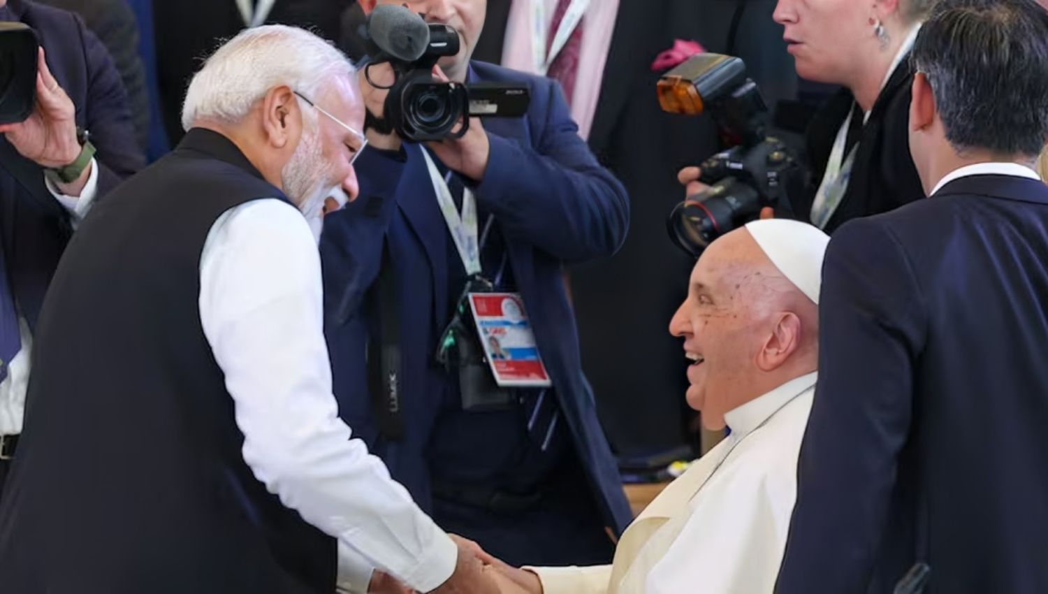 “Congress’s Apology: Addressing Controversial Post Mocking PM-Pope Meeting”