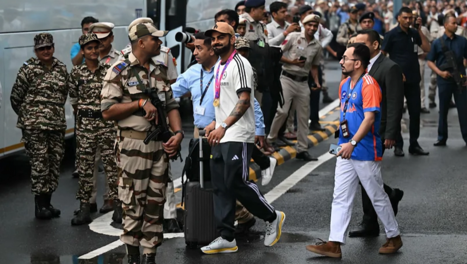 Team India Returns: LIVE Updates as Rohit Sharma and Co. Visit PM Narendra Modi’s Residence !