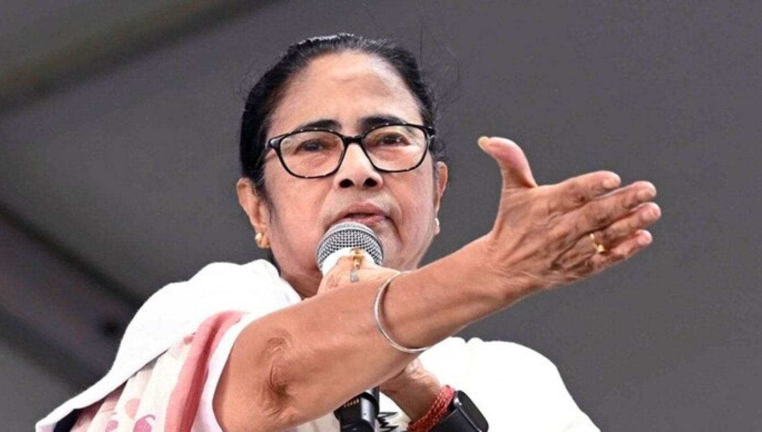 Mamata Banerjee Walks Out of Niti Aayog Meeting, Alleges Mic Muting Incident