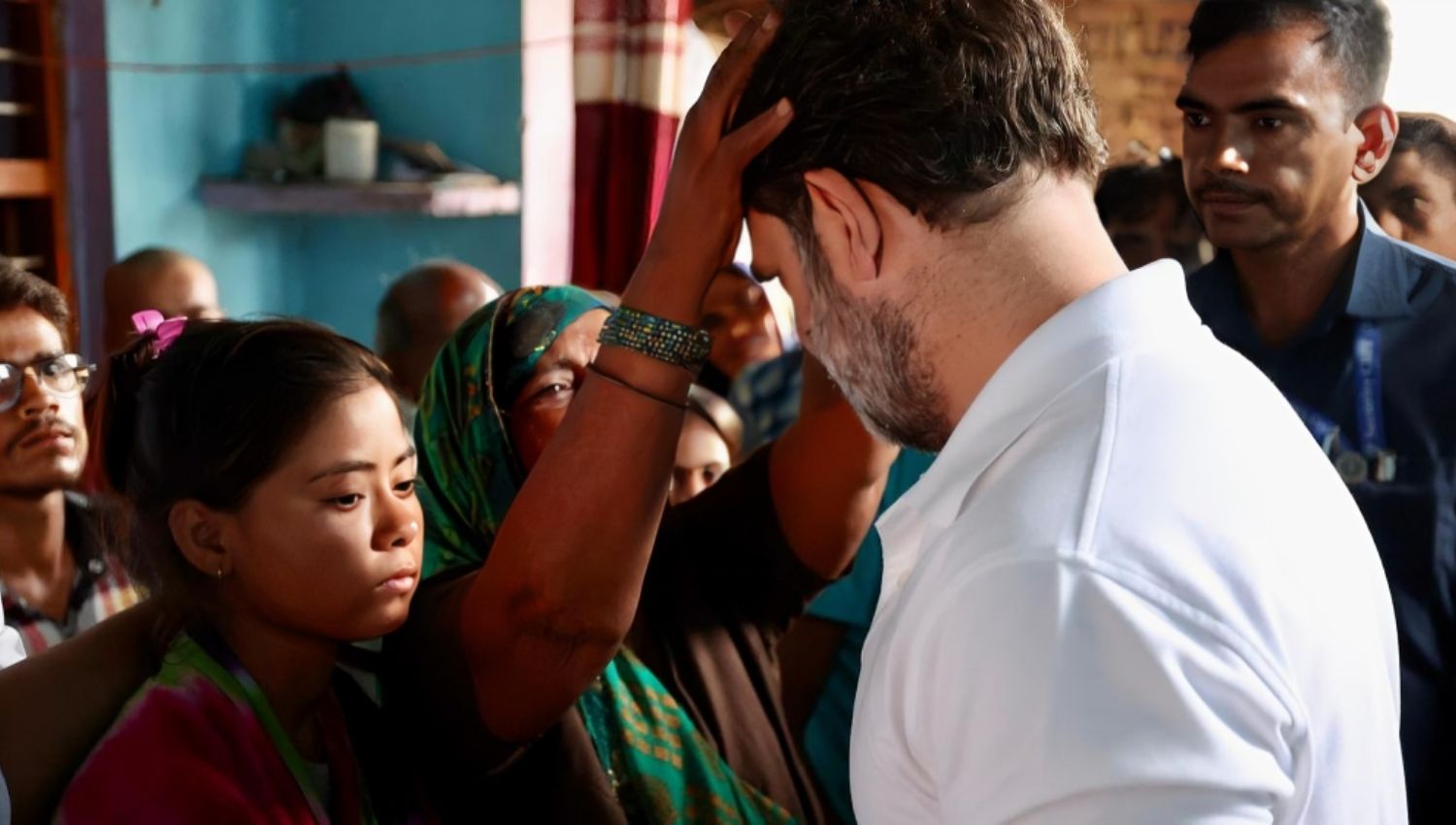 In Hathras, Rahul Gandhi Meets with Families of Stampede Victims!