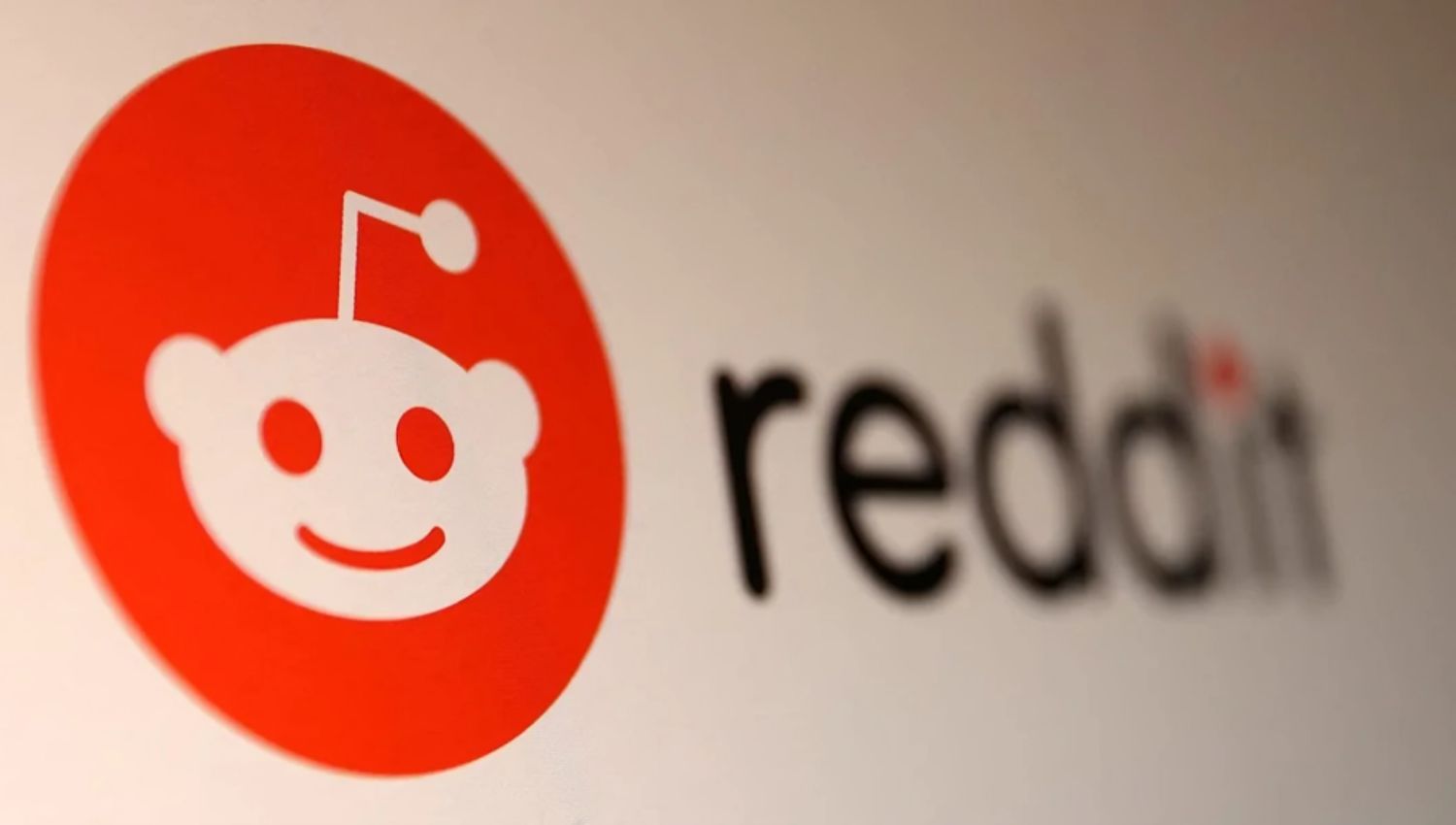 Reddit CEO to Microsoft: ‘No More Free Lunch, Pay Up for Reddit Content’