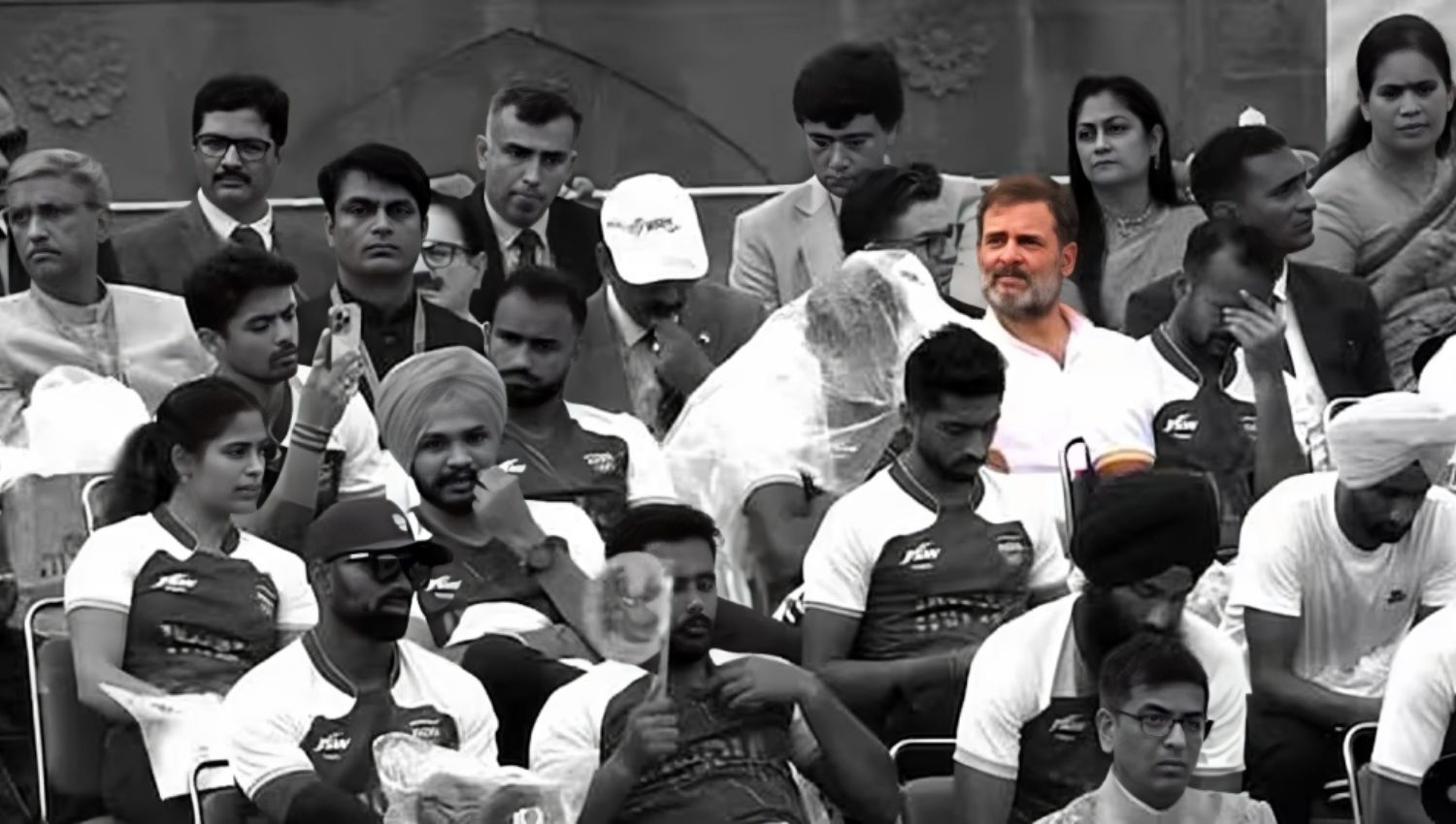 Rahul Gandhi’s Independence Day Event Seating Sparks Controversy: Government Responds..