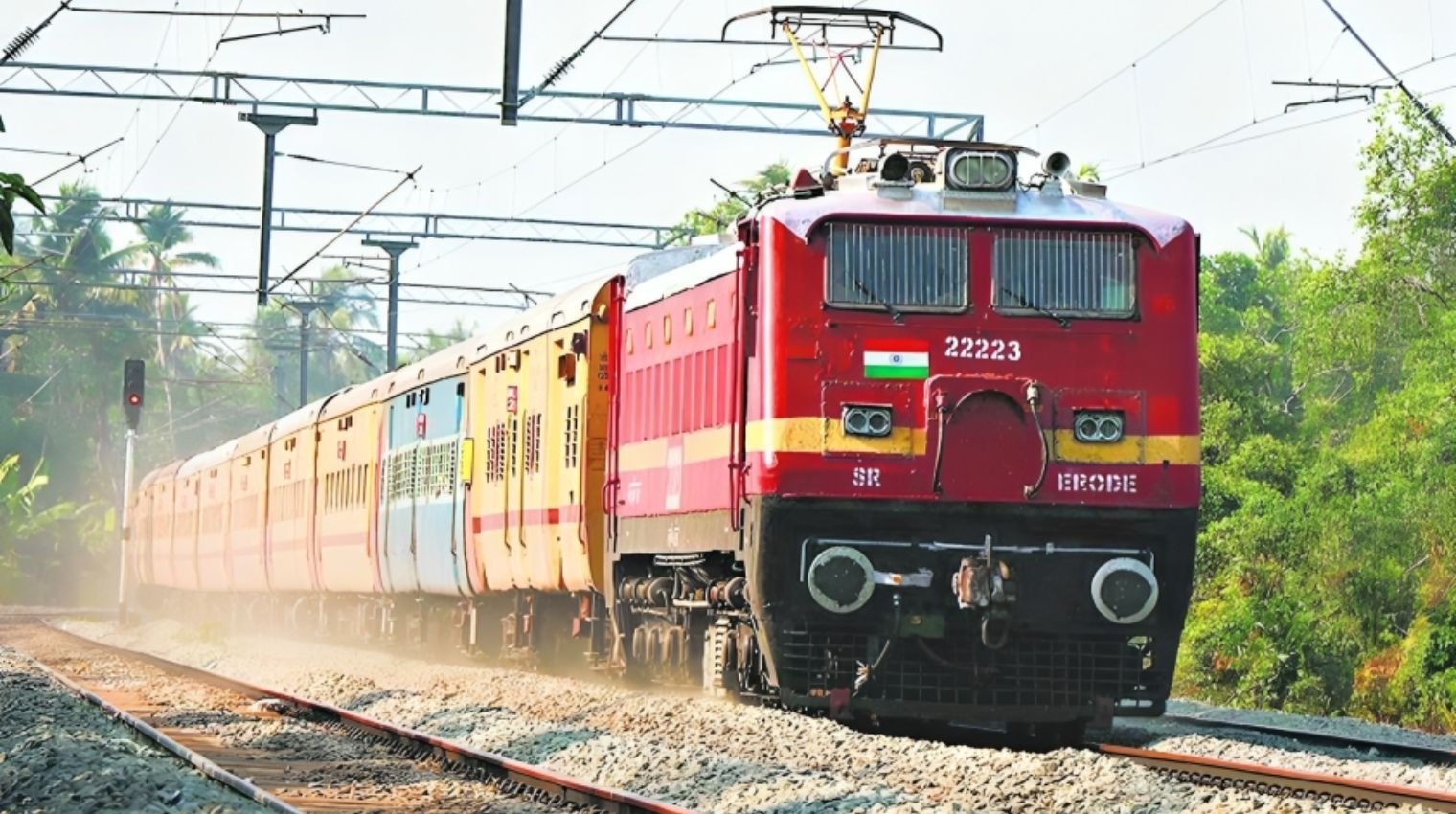 Bihar News: Cyclone Dana Disrupts Bihar, 12 Trains Cancelled, Alert in 19 Districts on 24-25 October !