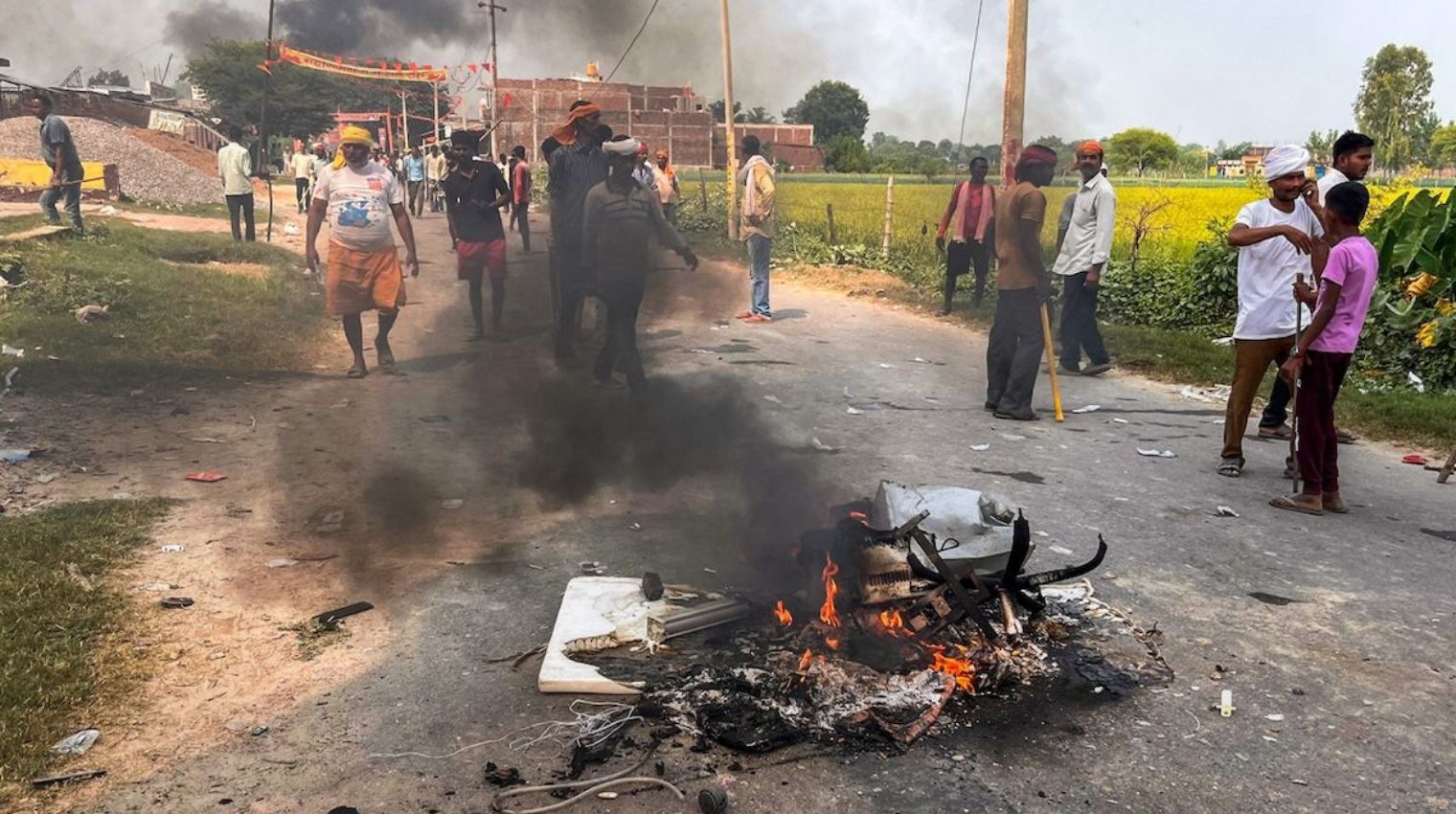 Bahraich News: Protest Erupts in Bahraich, Shops and Hospital Torched Amid Rising Communal Tensions in UP !