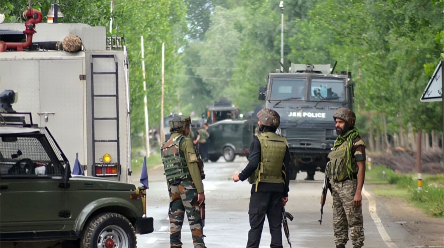 Tragic Baramulla Attack: Two Soldiers and Two Porters Killed, Three Injured !